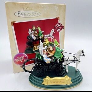 2002 Hallmark Wizard of Oz "Horse of a different color" ornament-lights-sound